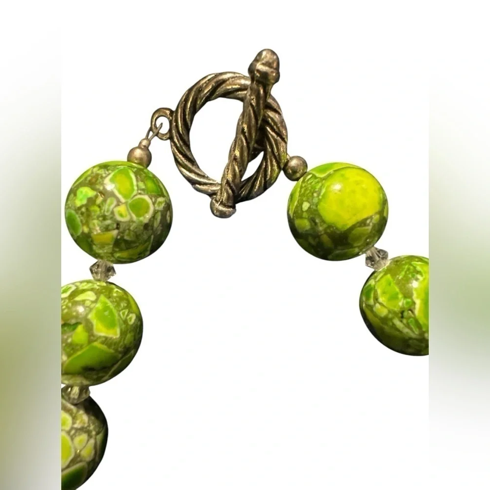 Green speckle beaded necklaces with detachable flower pendant silver clasp